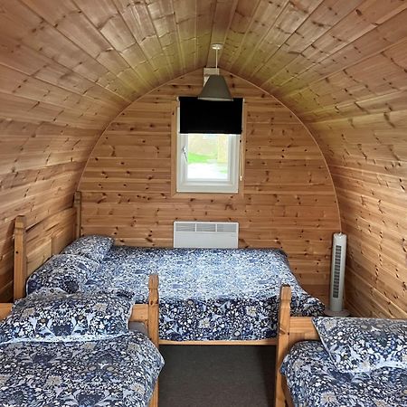 Gateway Glamping Pods Hotel Llanelli Exterior foto