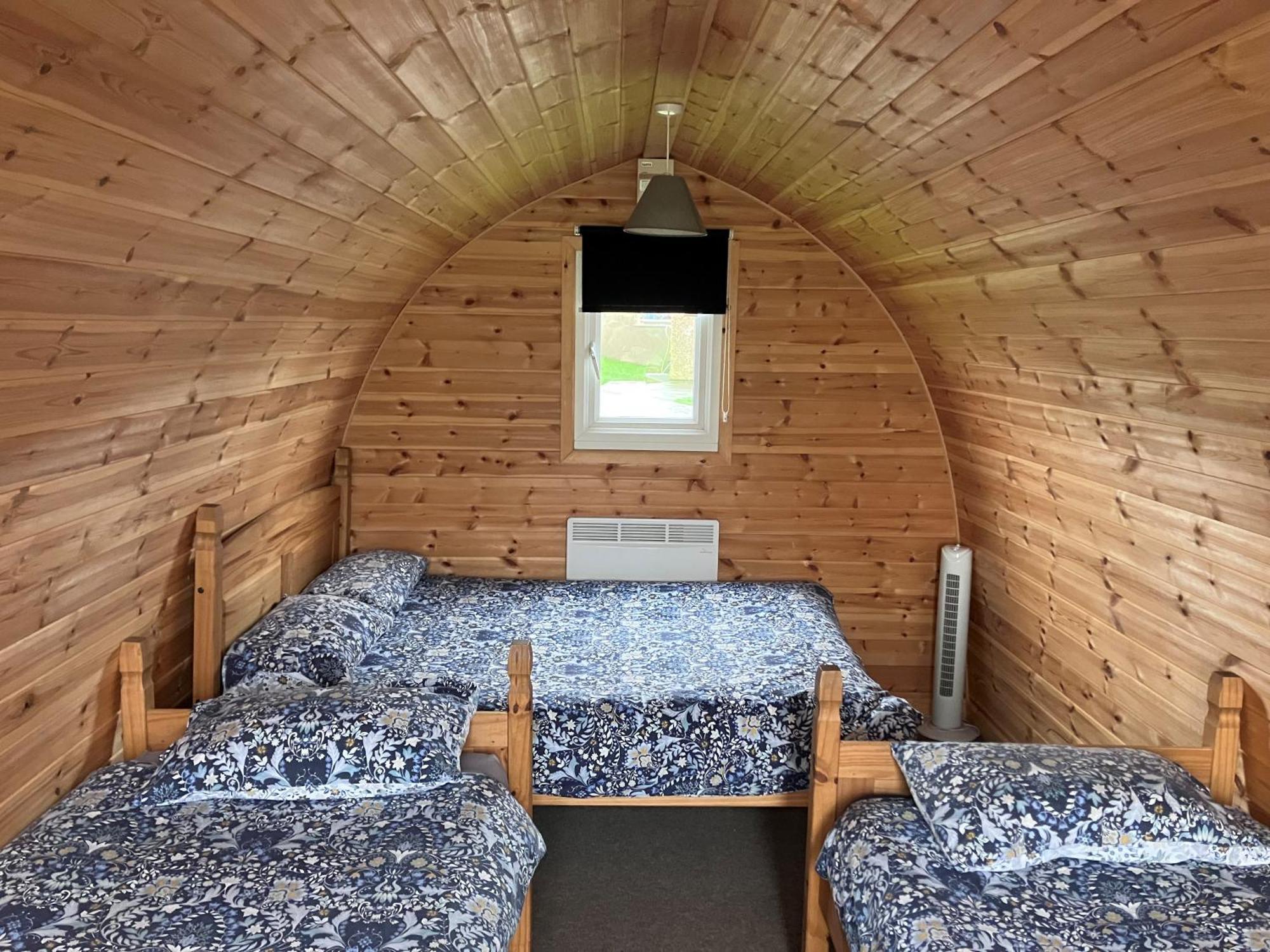 Gateway Glamping Pods Hotel Llanelli Exterior foto